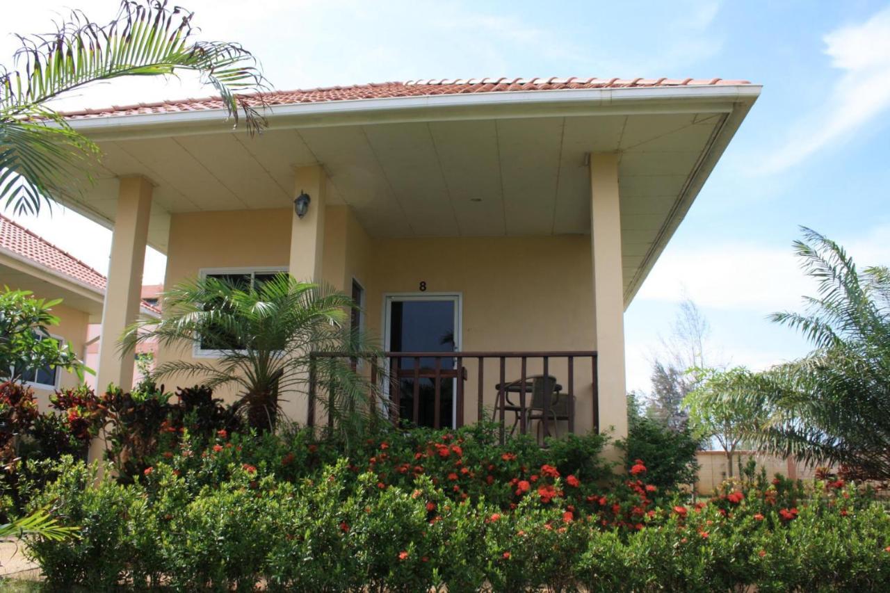 Ao Thai Resort Sathing Phra Екстериор снимка