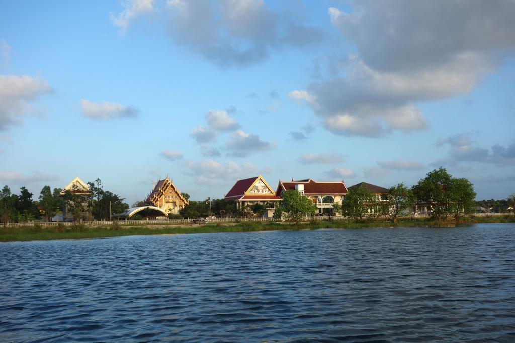 Ao Thai Resort Sathing Phra Екстериор снимка