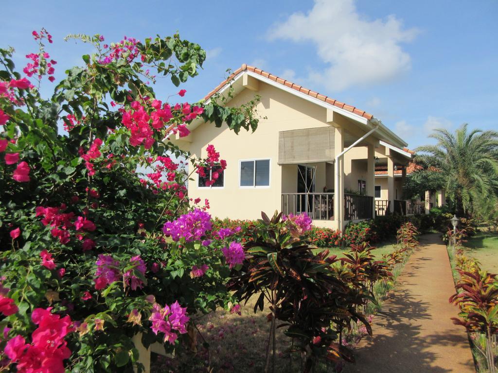 Ao Thai Resort Sathing Phra Екстериор снимка