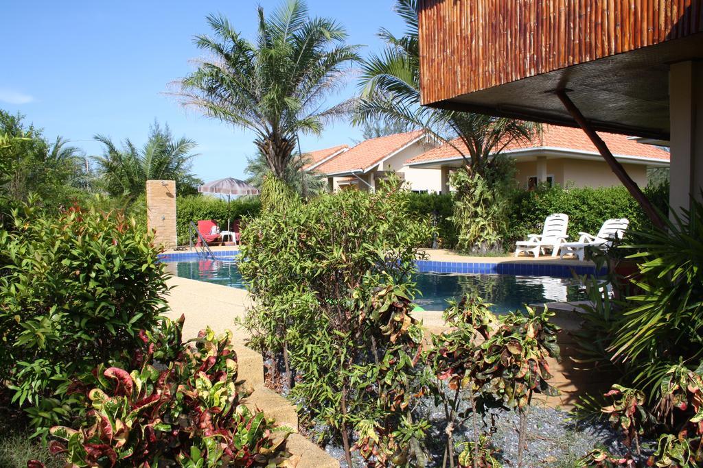 Ao Thai Resort Sathing Phra Екстериор снимка