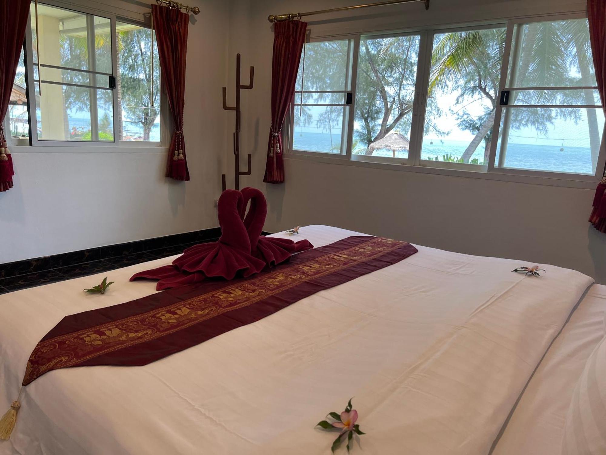Ao Thai Resort Sathing Phra Екстериор снимка