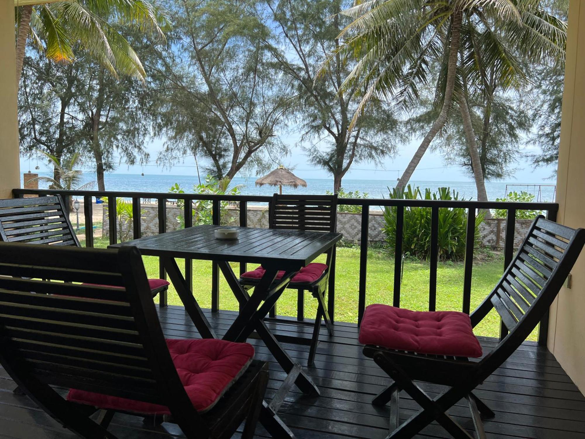 Ao Thai Resort Sathing Phra Екстериор снимка