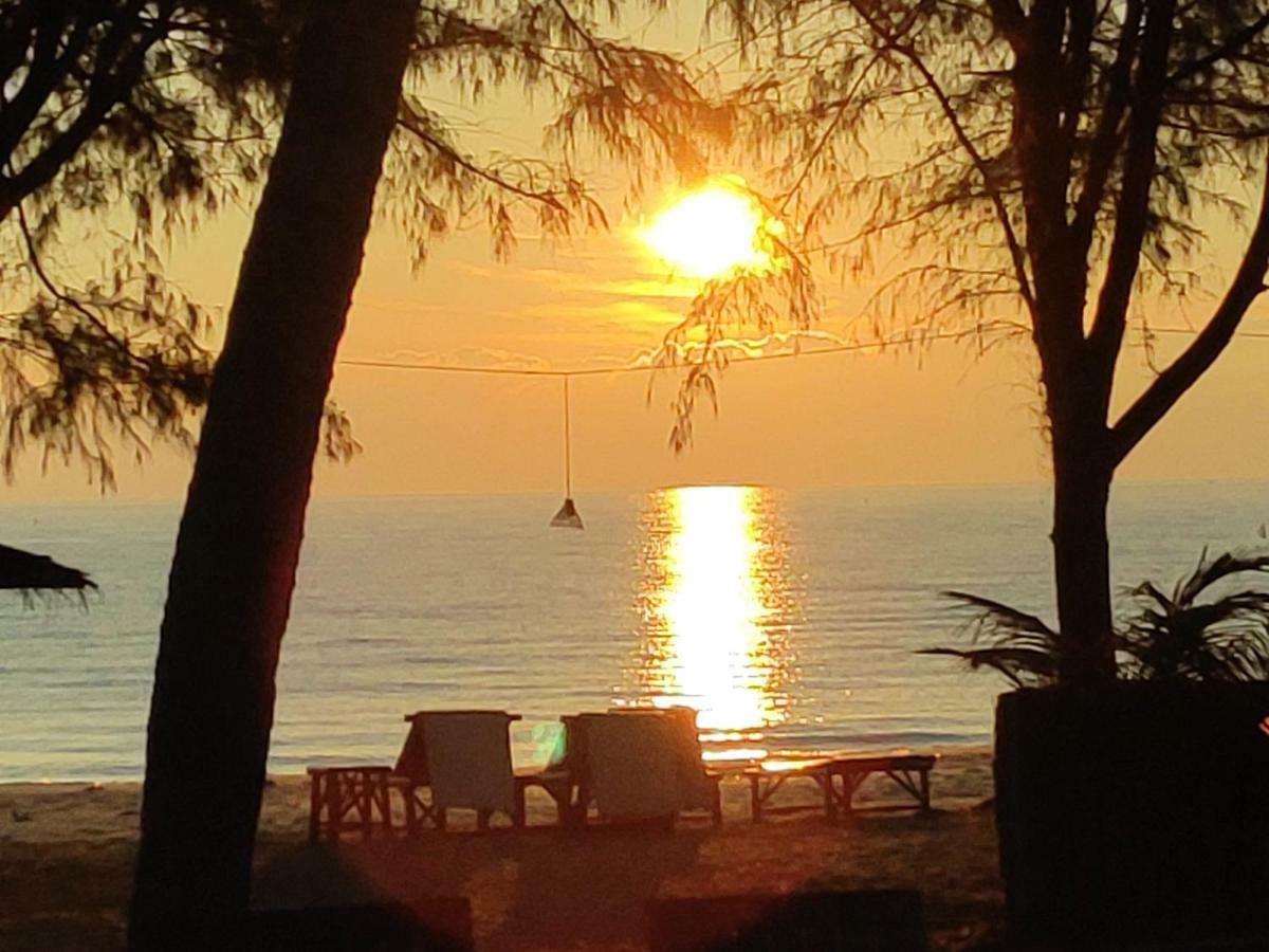 Ao Thai Resort Sathing Phra Екстериор снимка